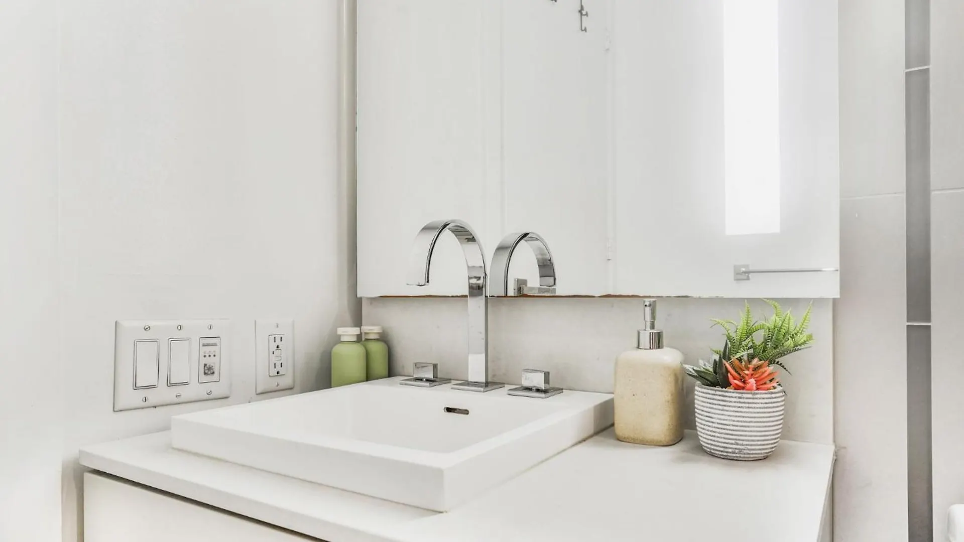 Toronto Luxe Suite - Location Score 10 - Easter Retreat 0*,  Canada