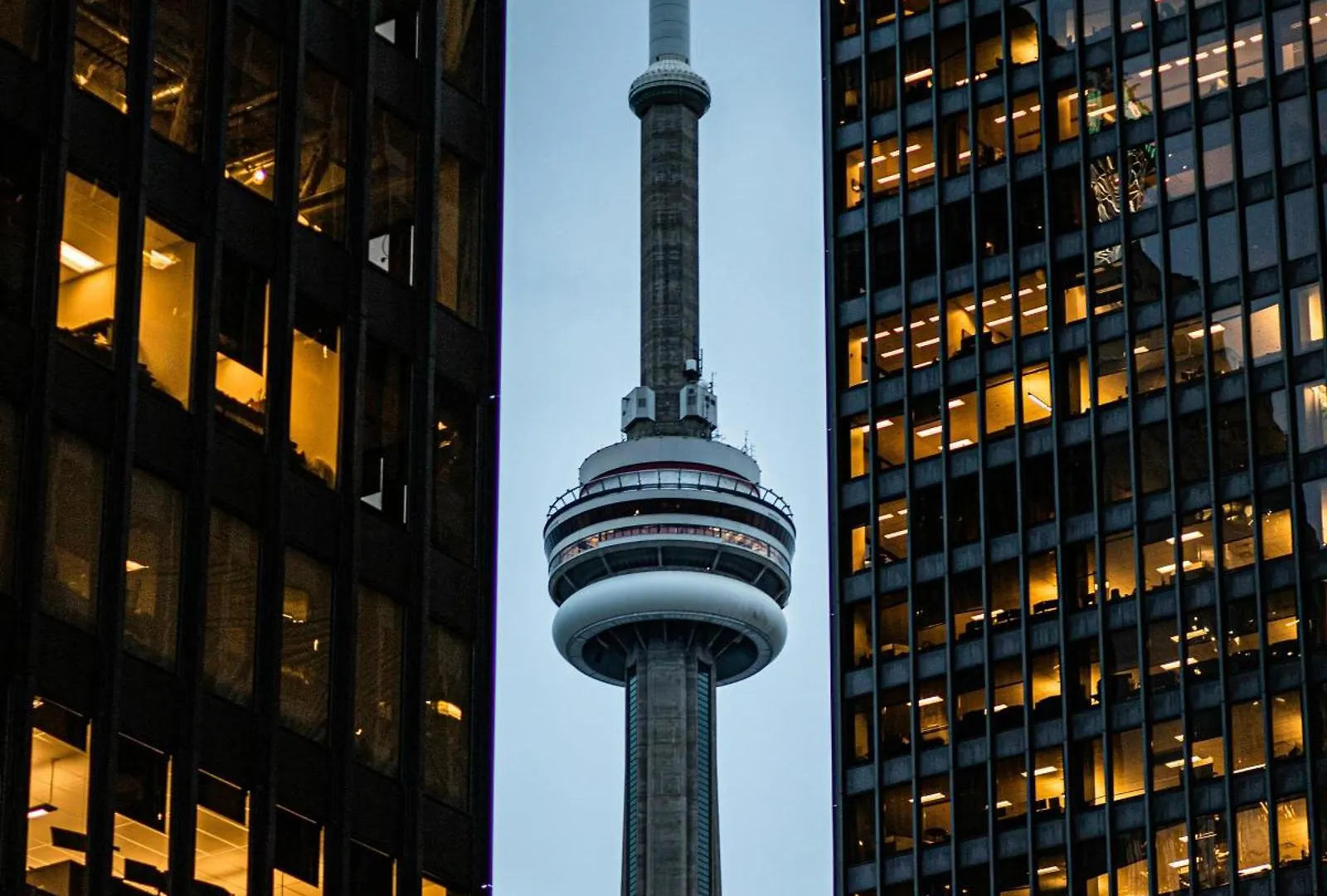 Toronto Luxe Suite - Location Score 10 - Easter Retreat