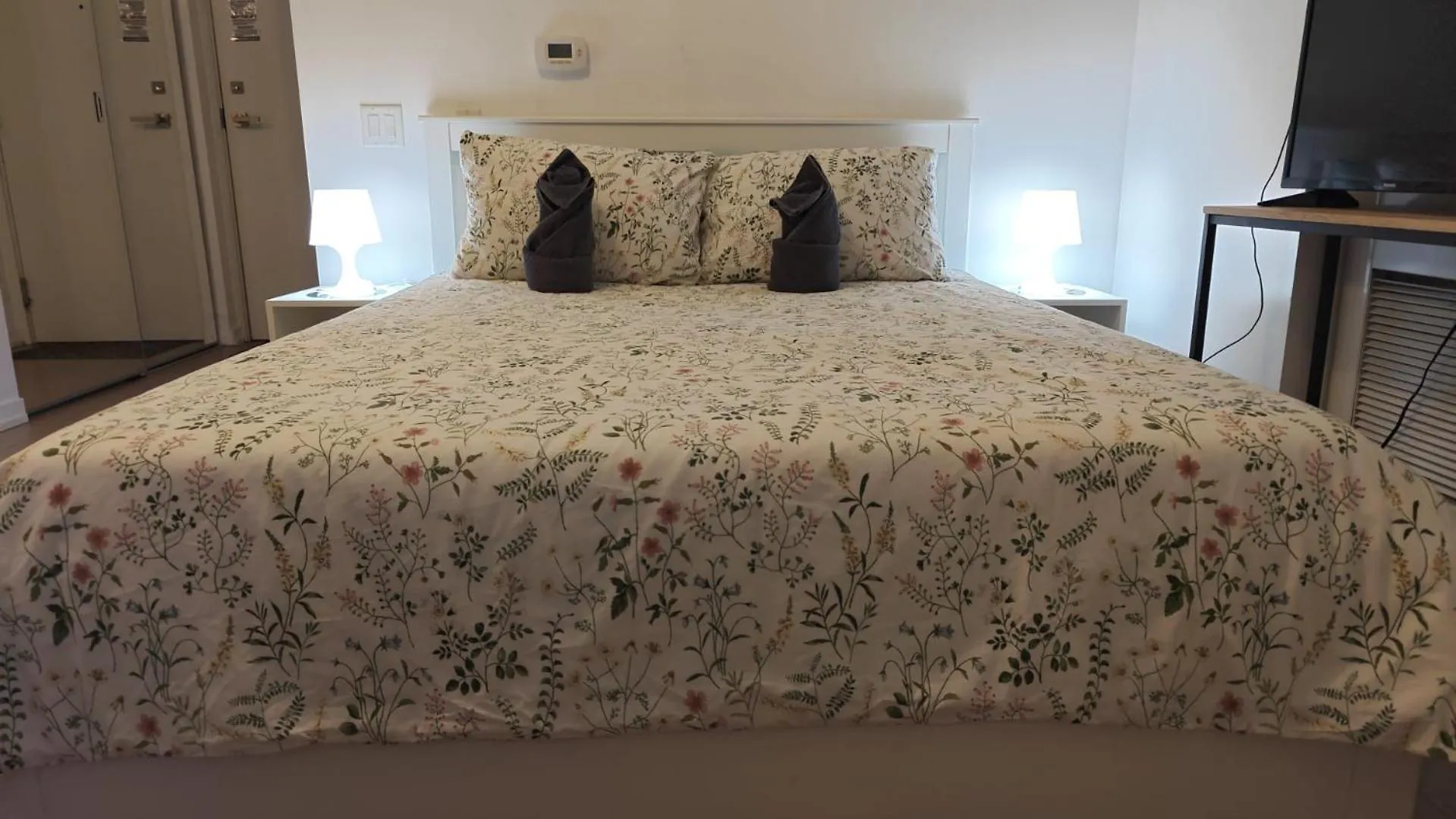 Apartment Toronto Luxe Suite - Location Score 10 - Easter Retreat